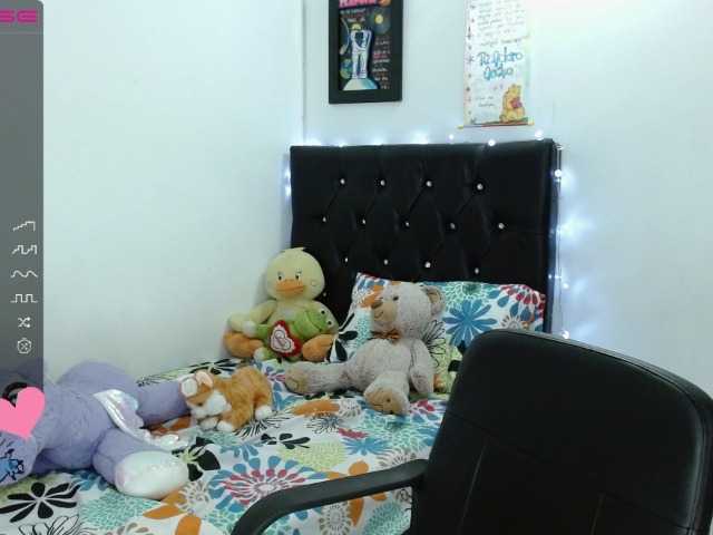 Photos Lu-baby Hi. Welcome to my room ♥ #sexy #latina #18 #natural #lovense