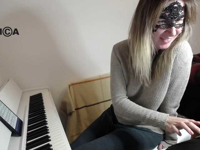 Photos PianoGirl Hi, Im Anastasia! Applause - 1tk+